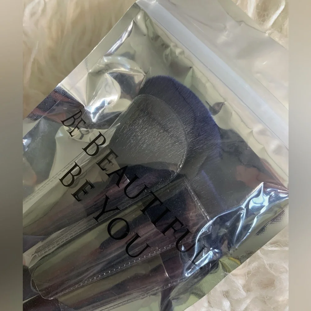 3/$20 DEAL Brand New Pack of 3 Makeup Brushes and Pink Ipsy Bag +Add On Item